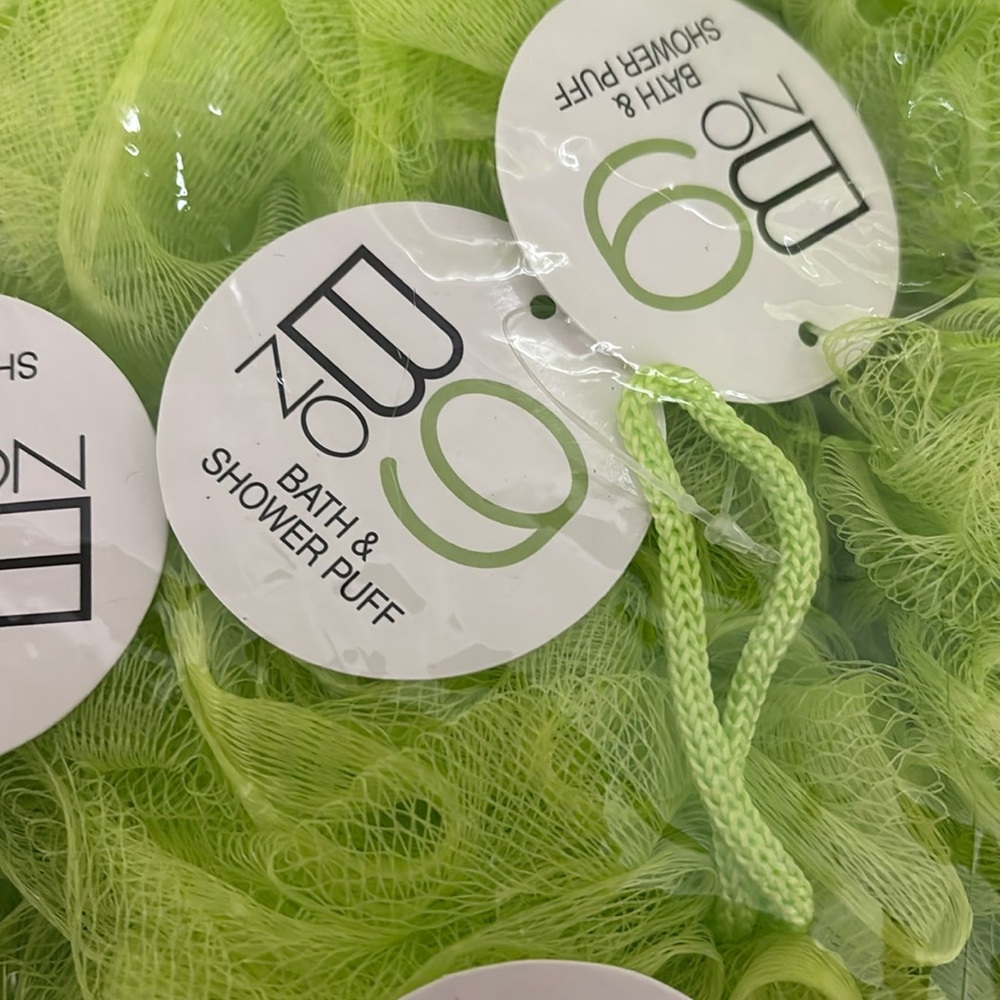 NEW 🛑 ONE DOZEN 🛑 Bath & Shower Puff - Green